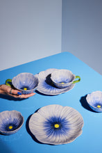 Lade das Bild in den Galerie-Viewer, Byon Design Cup Tasse Poppy