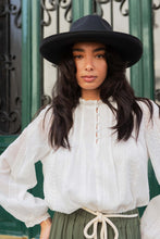 Lade das Bild in den Galerie-Viewer, Embroidered Cotton Bohemian Blouse Bluse "Leah"