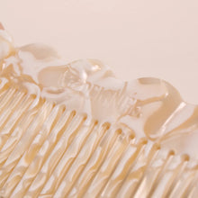 Lade das Bild in den Galerie-Viewer, Signature Wide Tooth Comb from Peignee Paris