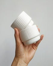 Lade das Bild in den Galerie-Viewer, Cappucino Cup Tasse "Column" Archive Studio