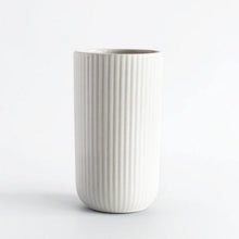 Lade das Bild in den Galerie-Viewer, Latte Cup Becher "Column" Archive Studio