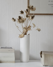 Lade das Bild in den Galerie-Viewer, Karaffe Vase "Column" Archive Studio
