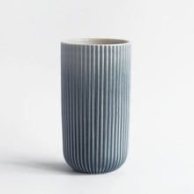 Lade das Bild in den Galerie-Viewer, Latte Cup Becher "Column" Archive Studio
