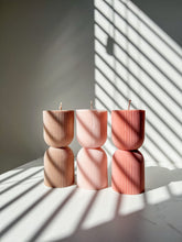 Lade das Bild in den Galerie-Viewer, Rib Pillar Kerze Candle | Soy wax
