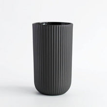 Lade das Bild in den Galerie-Viewer, Latte Cup Becher "Column" Archive Studio
