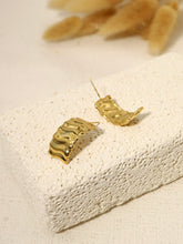 Lade das Bild in den Galerie-Viewer, Earrings Ohrringe &quot;Wavy&quot;
