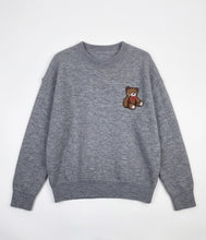 Lade das Bild in den Galerie-Viewer, Embroidered Bear Sweater Pullover
