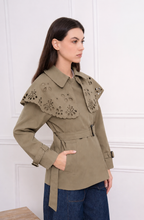 Lade das Bild in den Galerie-Viewer, Laser Cut Cape Trench Coat Jacke Jill
