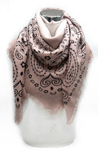Lade das Bild in den Galerie-Viewer, Square Wool Scarf Schal Tuch Bandana Paisley
