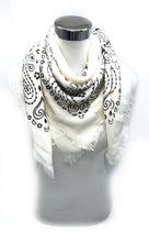 Lade das Bild in den Galerie-Viewer, Square Wool Scarf Schal Tuch Bandana Paisley
