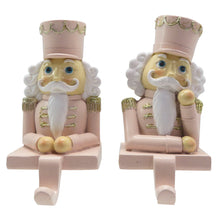 Lade das Bild in den Galerie-Viewer, 2er Set Pink Nutcracker Nussknacker Sockenhacken Stocking Hooks
