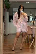 Lade das Bild in den Galerie-Viewer, Embroidered Floral Blouse Shorts Set Gigi
