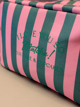 Lade das Bild in den Galerie-Viewer, Couture &amp; Cupcakes Travel Case Kulturbeutel "I LOVE YOU SO MATCHA"
