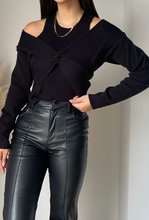 Lade das Bild in den Galerie-Viewer, Knit Cutout Sweater Tara
