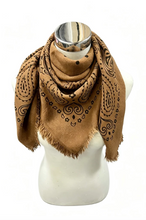 Lade das Bild in den Galerie-Viewer, Square Wool Scarf Schal Tuch Bandana Paisley
