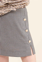 Lade das Bild in den Galerie-Viewer, Houndstooth Skirt Rock with Gold Buttons &quot;Wendy&quot;
