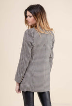 Lade das Bild in den Galerie-Viewer, Oversized Houndstooth Blazer with Gold Buttons &quot;Wendy&quot;

