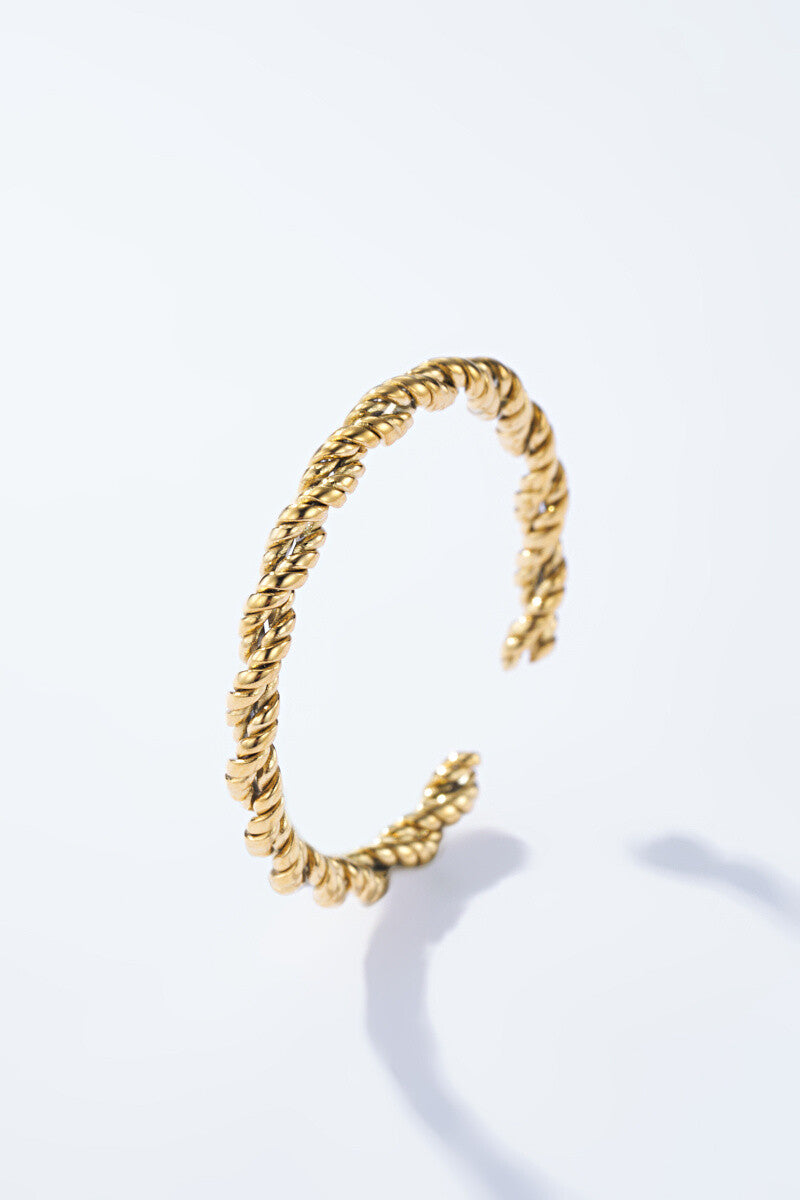 Thin Ring Twisted