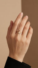 Lade das Bild in den Galerie-Viewer, Ring Eline Wave
