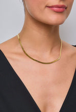 Lade das Bild in den Galerie-Viewer, Snake Sleek Necklace Kette
