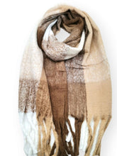 Lade das Bild in den Galerie-Viewer, Long Plaid Fringed Colorful Scarf Schal &quot;Noe&quot;
