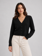 Lade das Bild in den Galerie-Viewer, Classic Cropped Cardigan Strickjacke Cashmere Blend Lily
