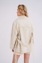 Lade das Bild in den Galerie-Viewer, Kimono Jeans Jacket Jacke mit Gürtel &quot;Isabel&quot;
