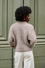 Lade das Bild in den Galerie-Viewer, Oversized Wool Cardigan Jäckchen Zayne
