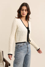 Lade das Bild in den Galerie-Viewer, Contrast Trim Wool Blend Cardigan Schleife Zane
