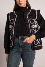 Lade das Bild in den Galerie-Viewer, Embroidered Quilted Vest Steppweste Ellen
