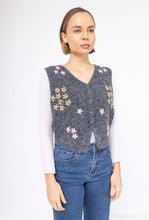 Lade das Bild in den Galerie-Viewer, Embroidered Floral Vest Weste Blake

