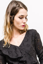 Lade das Bild in den Galerie-Viewer, Embroidered Blouse Bluse &quot;Coleen&quot;
