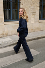 Lade das Bild in den Galerie-Viewer, High Waisted Flare Jeans Pants Zoe
