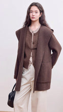 Lade das Bild in den Galerie-Viewer, Wool Hooded Coat Jacket with Belt Bea
