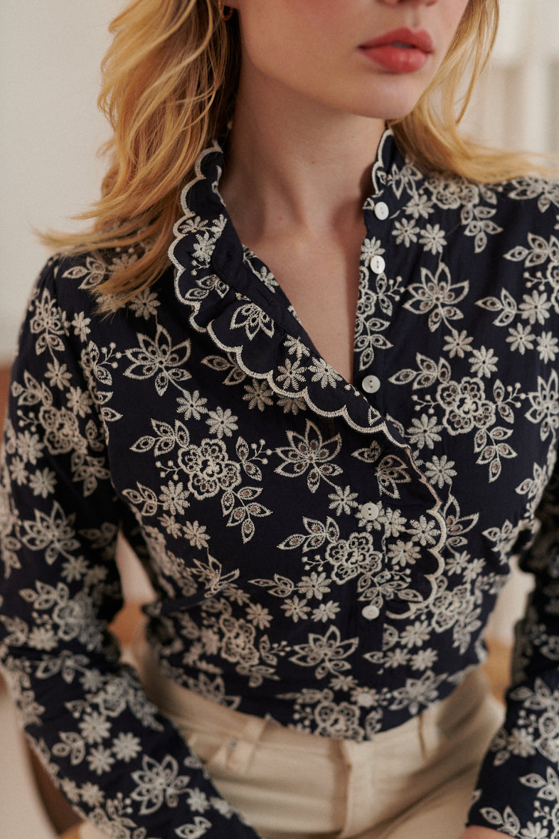 Embroidered Blouse Bluse Scallop Collar 