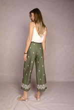 Lade das Bild in den Galerie-Viewer, Embroidered Linen Pants Leinenhose Penny
