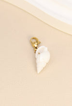 Lade das Bild in den Galerie-Viewer, Charm Shell Muschel

