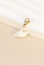 Lade das Bild in den Galerie-Viewer, Charm Shell Muschel
