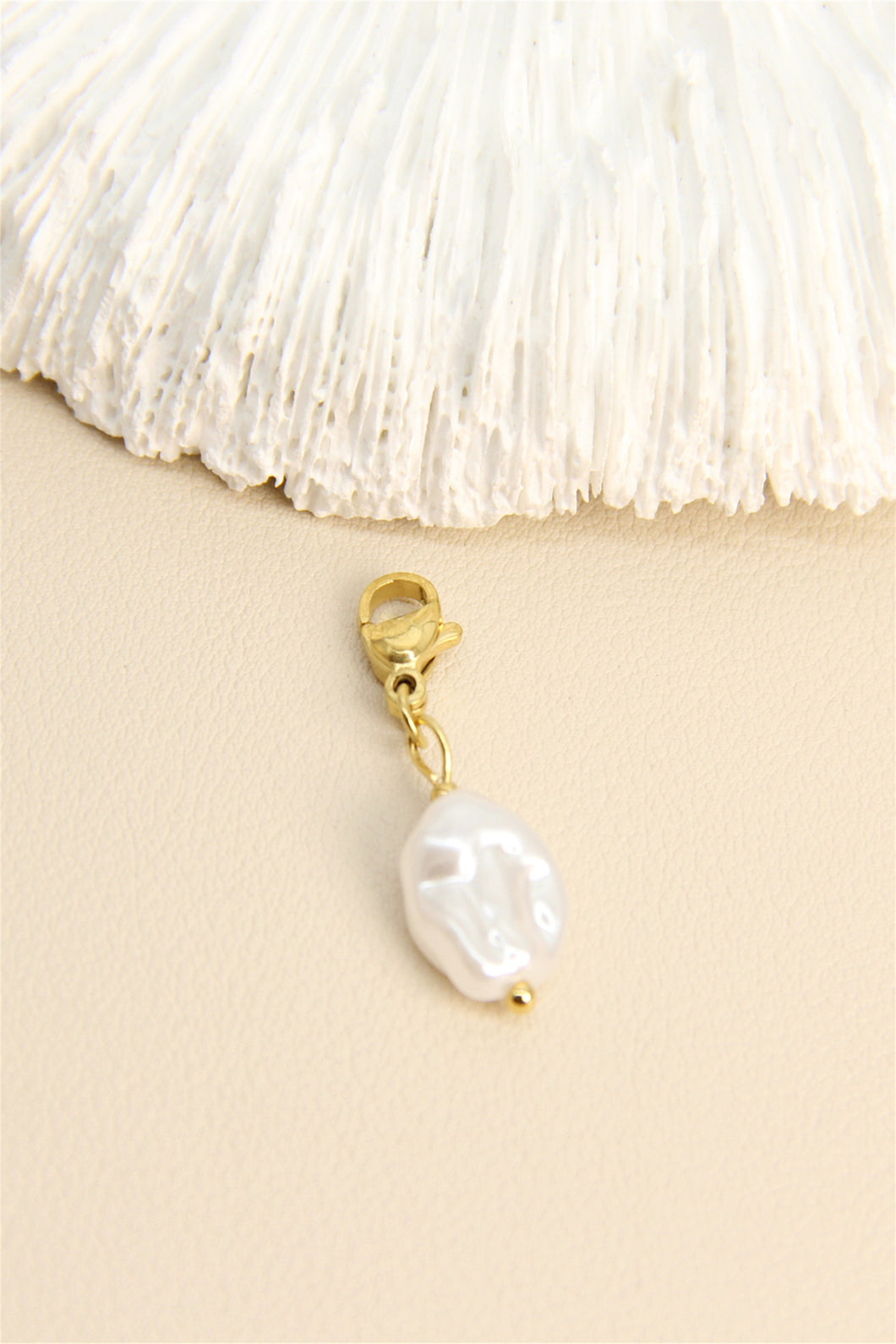 Charm Pearl Baroque