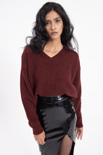 Lade das Bild in den Galerie-Viewer, V Neck Sweater Pullover &quot;Zina&quot;
