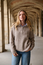 Lade das Bild in den Galerie-Viewer, Oversized Fluffy Wool Trucker Sweater Quarter Zip Pullover
