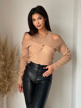Lade das Bild in den Galerie-Viewer, Knit Cutout Sweater Tara
