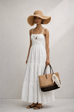 Lade das Bild in den Galerie-Viewer, Kleid Dress Broderie Anglaise Amelie
