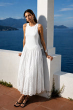 Lade das Bild in den Galerie-Viewer, Kleid Dress Ribbed Broderie Anglaise Willow
