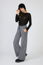 Lade das Bild in den Galerie-Viewer, Second Skin Cashmere Blend Sheer Longsleeve Shirt
