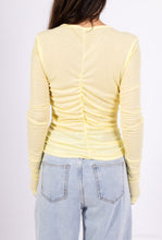Lade das Bild in den Galerie-Viewer, V-Neck Button Cotton Shirt Butter Yellow
