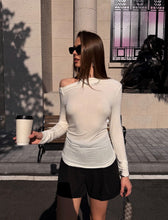 Lade das Bild in den Galerie-Viewer, Asymmetrical Sheer Top Leila
