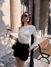 Lade das Bild in den Galerie-Viewer, Asymmetrical Sheer Top Leila
