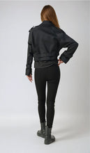 Lade das Bild in den Galerie-Viewer, Short Cropped Trenchcoat Jacke Fiona
