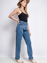 Lade das Bild in den Galerie-Viewer, Regular Fit High Waist Jeans &quot;Billie&quot;
